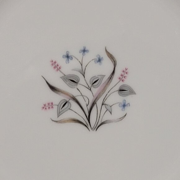 4 Vintage 1950's Vista Valmont China made in Japan. 6 1/2" Bread & Butter plates - Picture 4 of 8